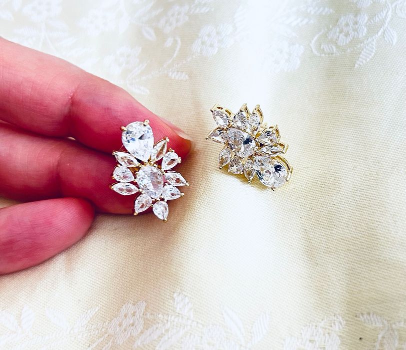 Златни обеци с кристали Swarovski