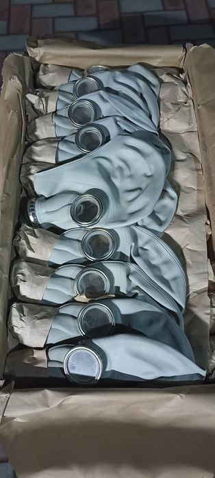 Противогаз большие размеры  ссср новый фильтр сумка