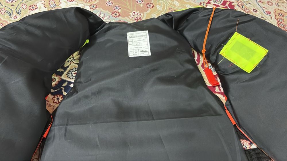 Продается спасательный джилет