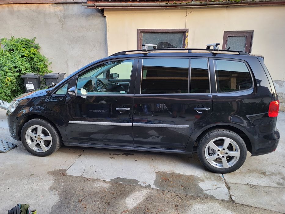 VOLKSWAGEN Touran 2011 — imagine 5