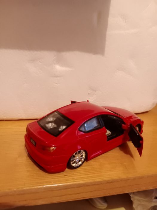 Модели машин разные