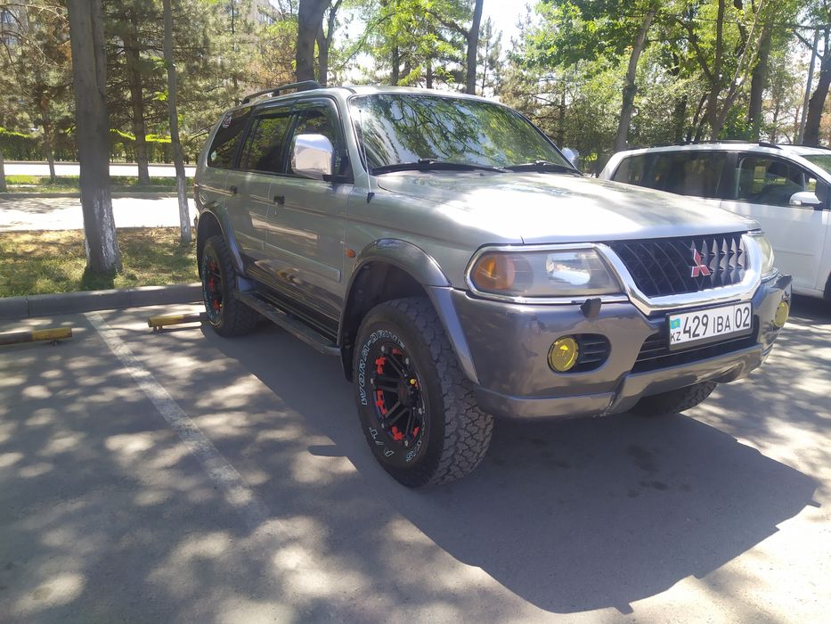 Противотуманки Mitsubishi Montero sport