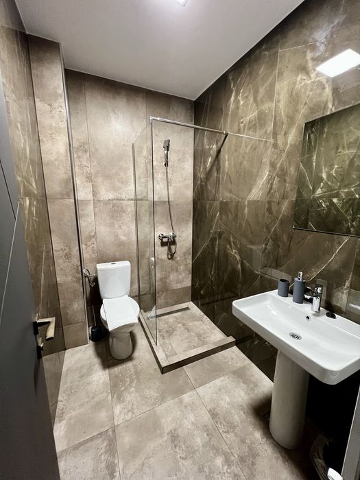 DE ÎNCHIRIAT Camere/Apartamente