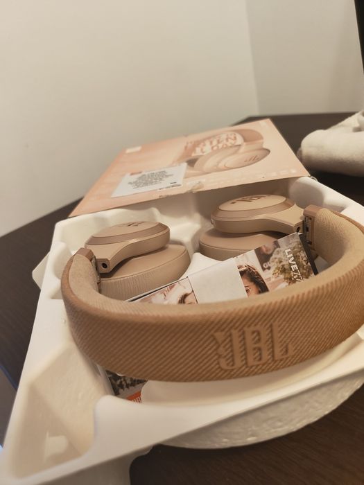 Casti JBL LIVE 770 NC