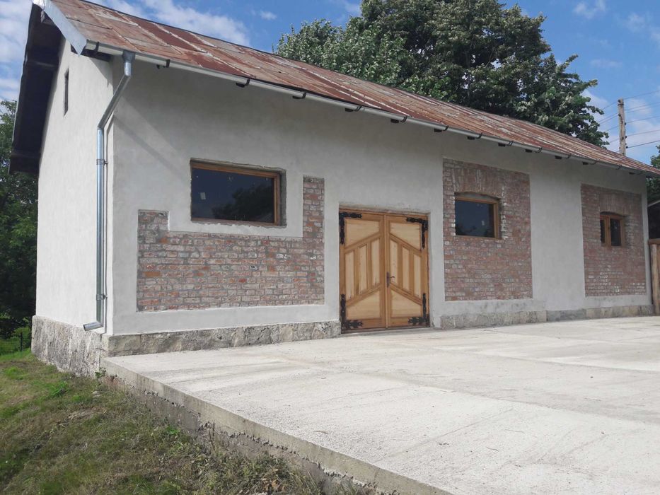 Crama,  scoala de meserii (fierarie, rotarie, tamplarie)