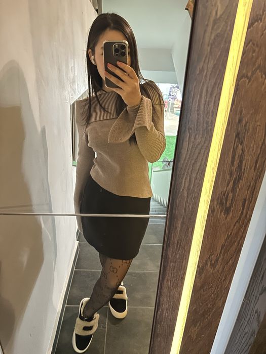 кофта с открытыми плечами