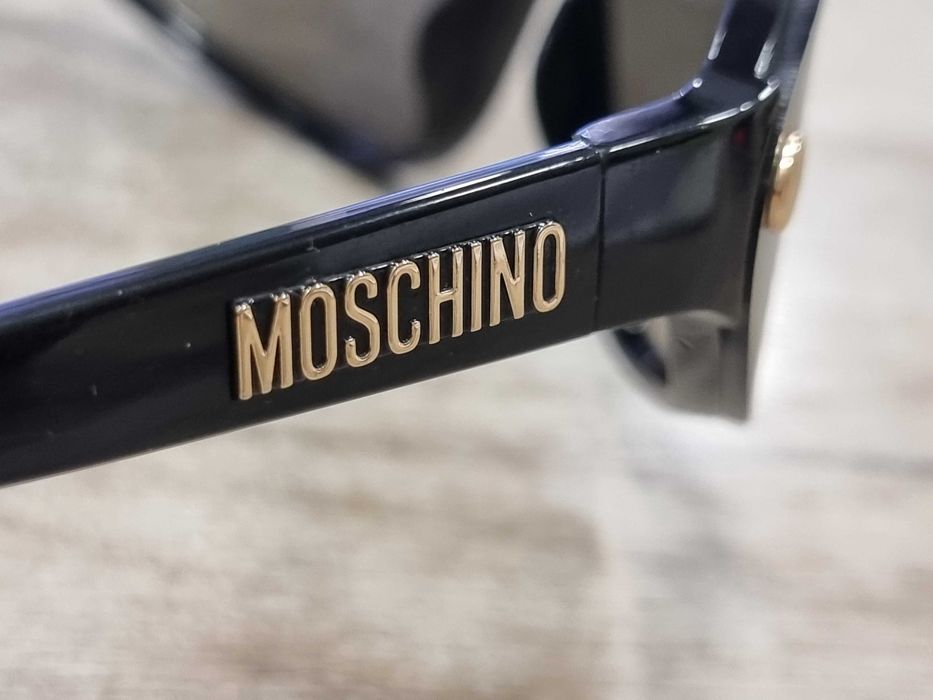 Слънчеви очила MOSCHINO