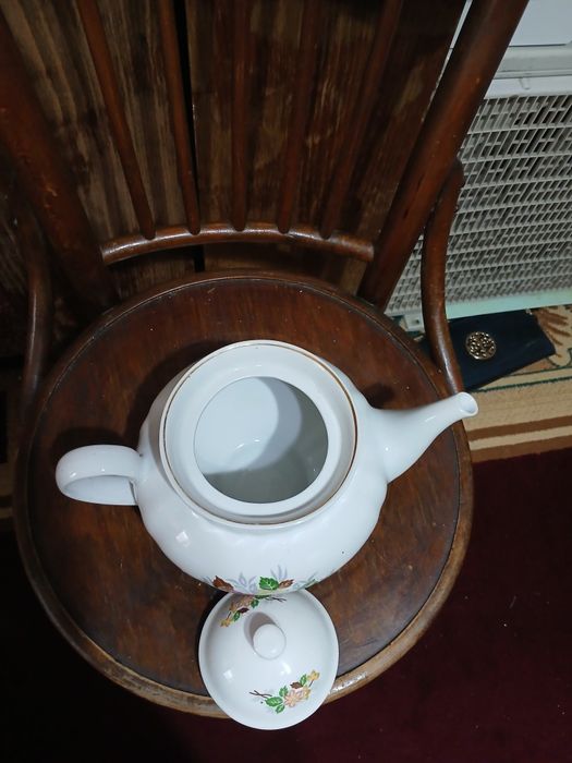 Продам большой заварочный чайник