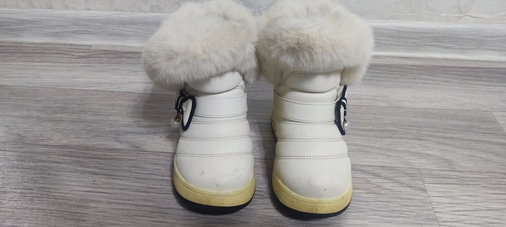 Продам детскую обувь