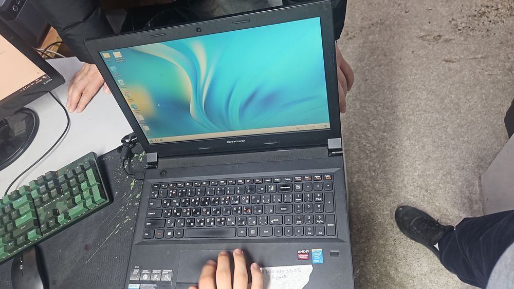 Продам Ноутбук Lenova