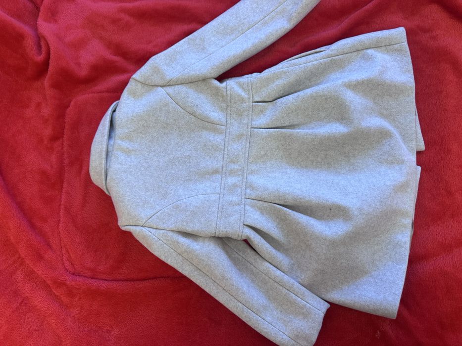 Пальто для девочки новое