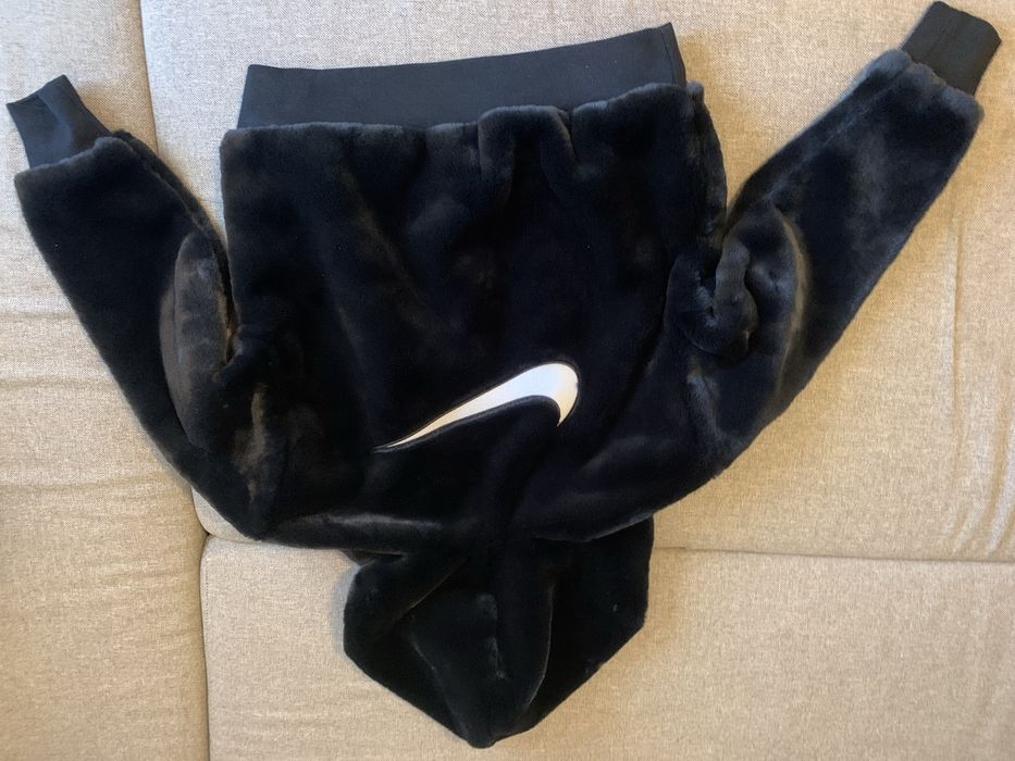 Geaca femei Nike originala din blana artificiala marimea L