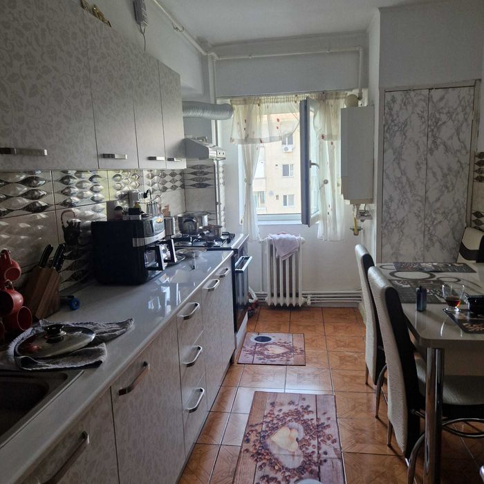 Apartament decomandat 2 camere zona MB-URI