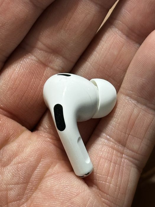 Правое ухо от Airpods Pro 2 оригинал