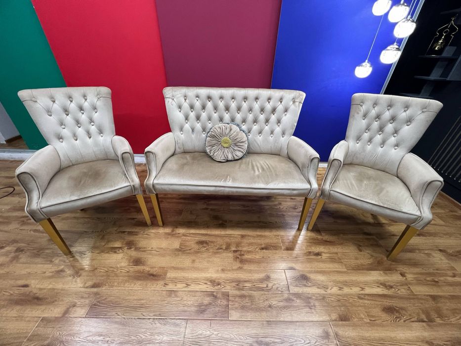 Yumshoq mebel sotiladi