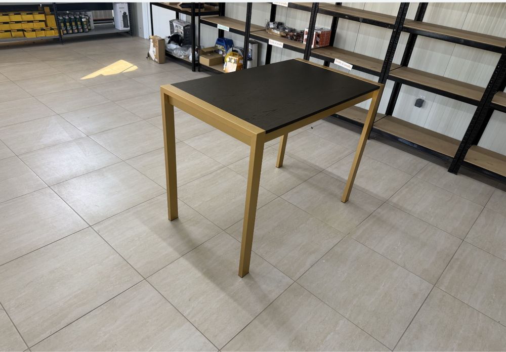 Masa de bar cadru metalic - culoarea Aurie cu blat negru Lumisorce