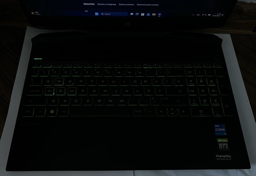 Laptop Gaming HP Pavilion 15 – i5 11th Gen, RTX 3050 Ti, 144Hz, Cutie Completă + Factură eMAG