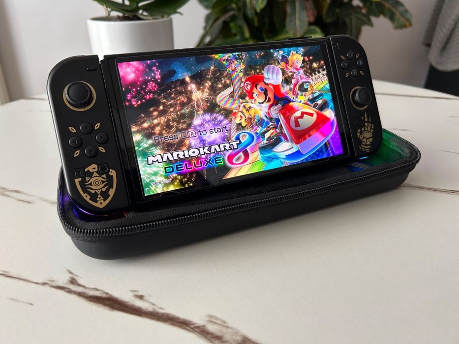 Nintendo Switch OLED Impecabil + FC 25, Mario Kart 8 + Extra
