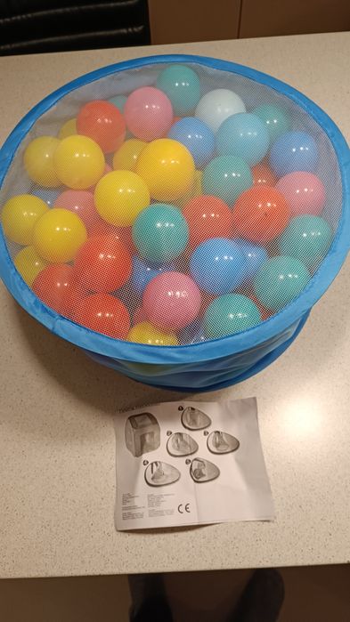 Casuta pliabila cu bile pentru copii