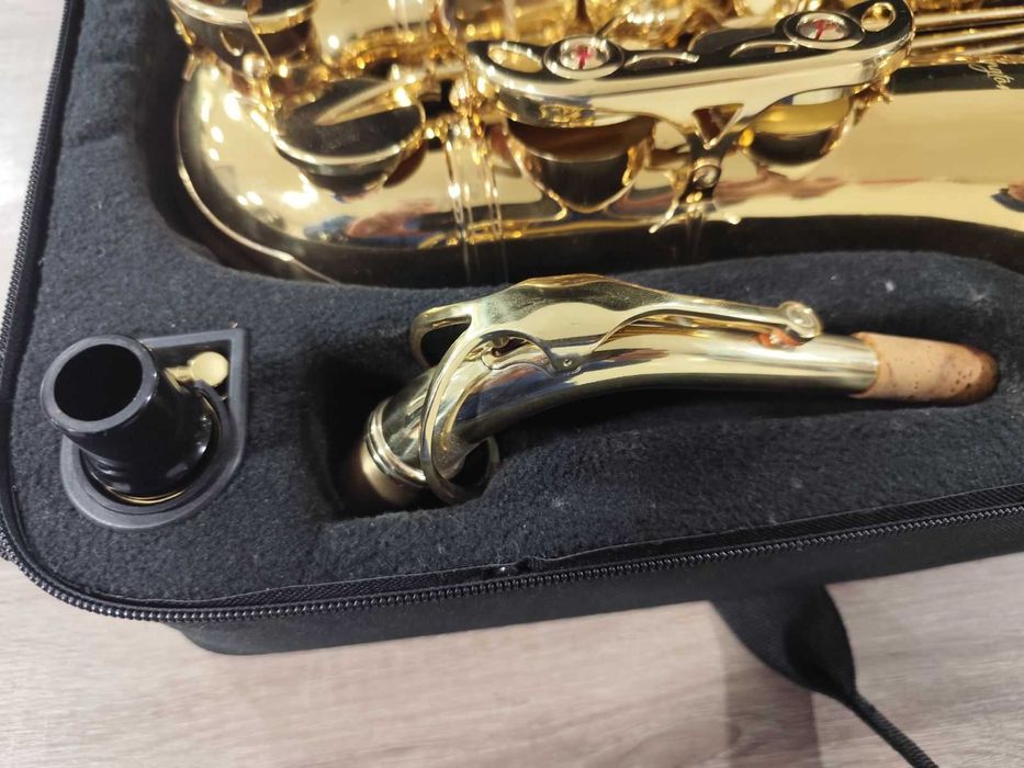 АЛТ саксофон Lexington