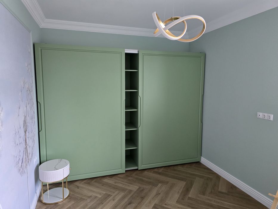 Mobilă la comandă!