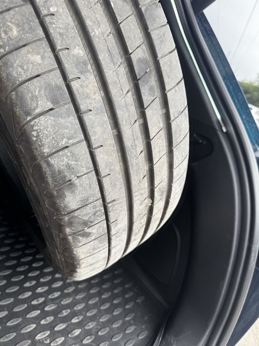 Продам от монжаро б/у Шины 245/45/R20