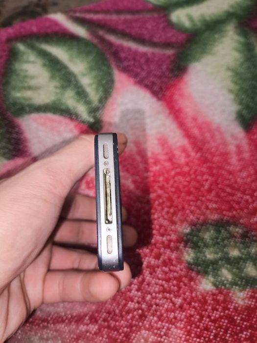 Продам Айфон 4 на запчасти