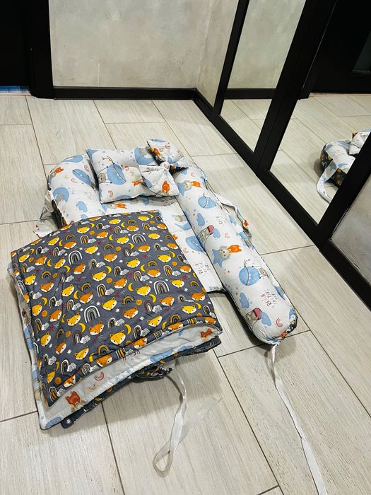 Children bed and  bath it has never been used.