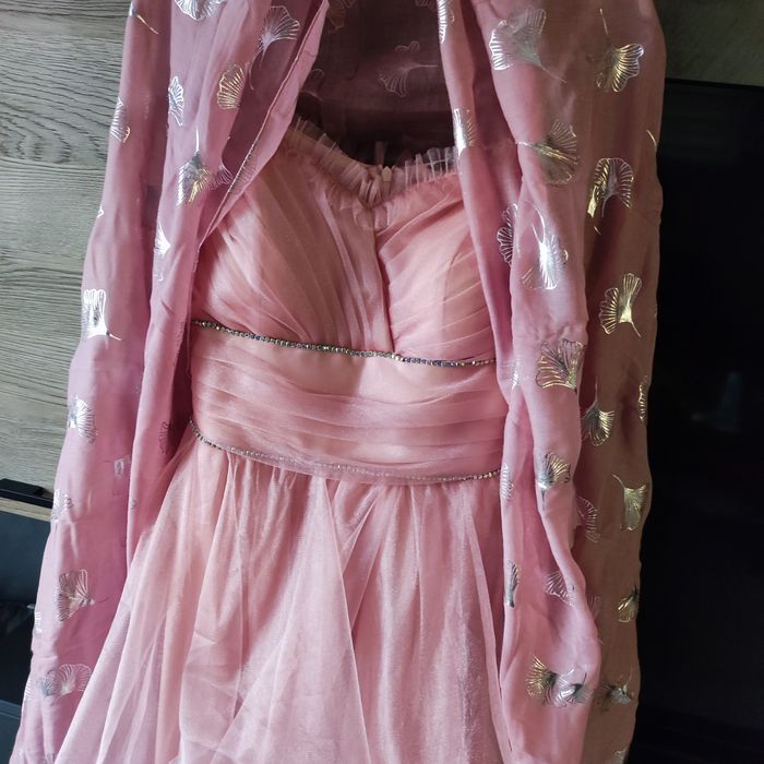 Официална рокля и шал, размер S.