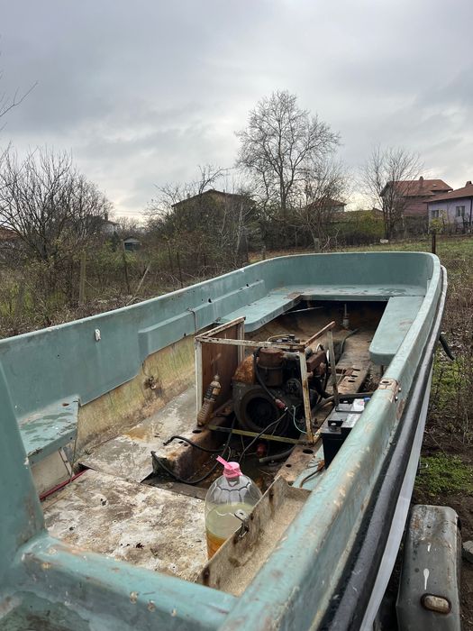 Лодка пластмасова Цр 037