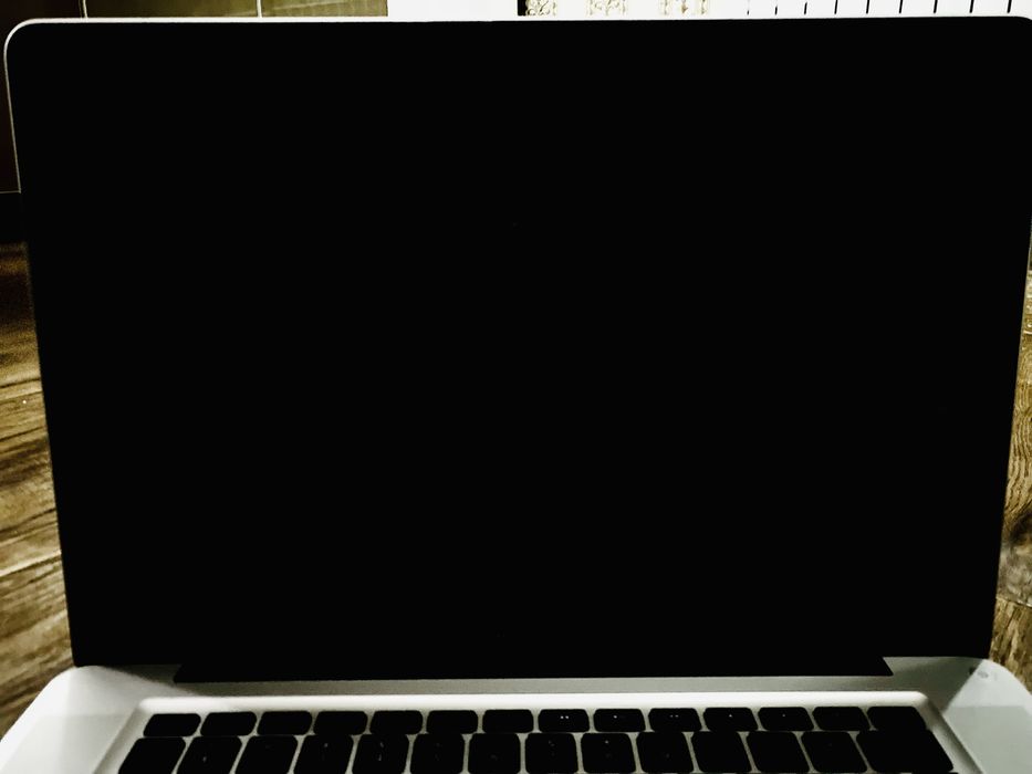 MacBook Pro (15.4 - inch, Late 2011)