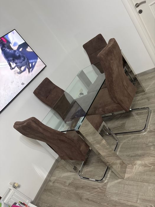 Vând masă și scaune Mobexpert!