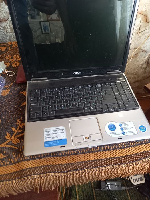 Продам ноутбук. .