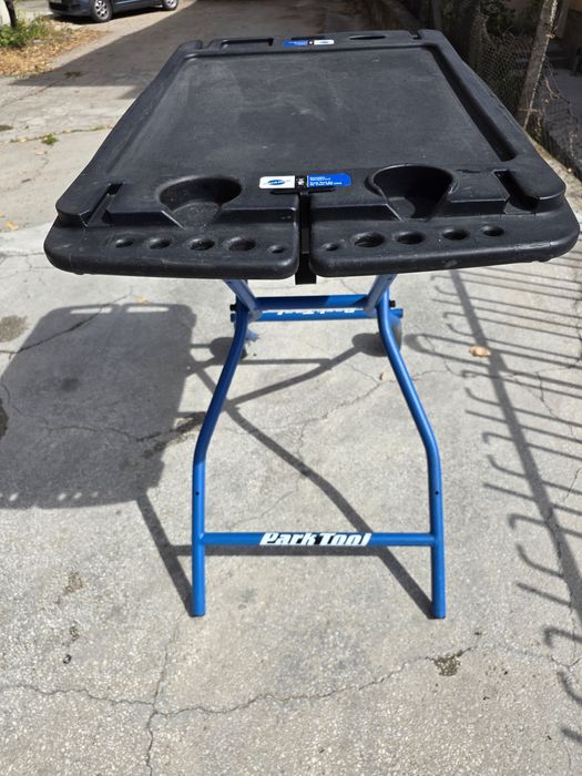 Продавам Преносима работна маса PARK TOOL PB-1