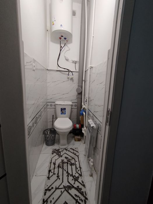 Kvartira sotiladi 1-etaj, 2 xona. Mo'ljal: Xamro bobo