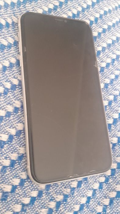 Продам телефон iphone 11