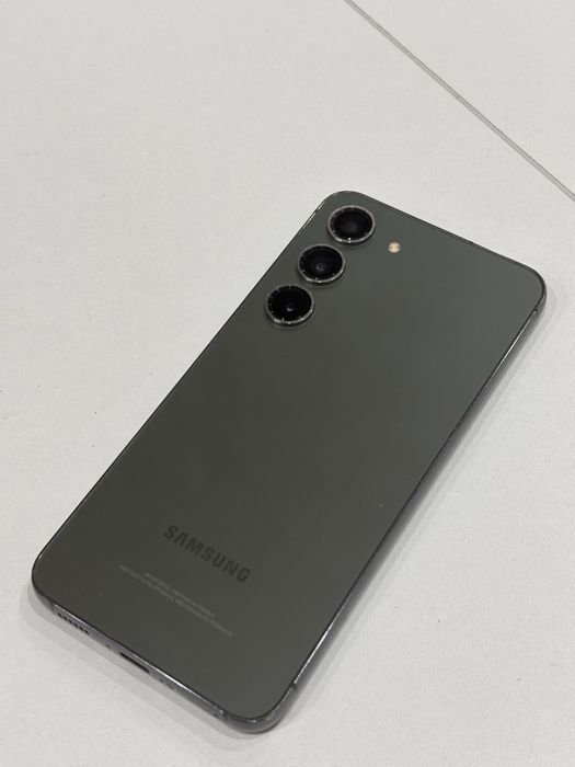 Продаю самсунг с23