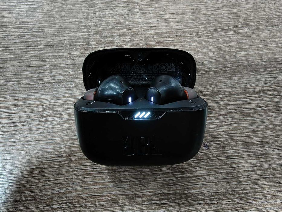 Слушалки in-ear JBL Tune 235NC