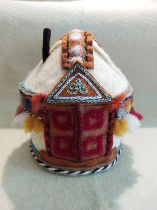 Юрта сувенир из войлока