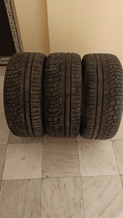 Продавам зимни гуми nokian 245/45/18 2018 g dot