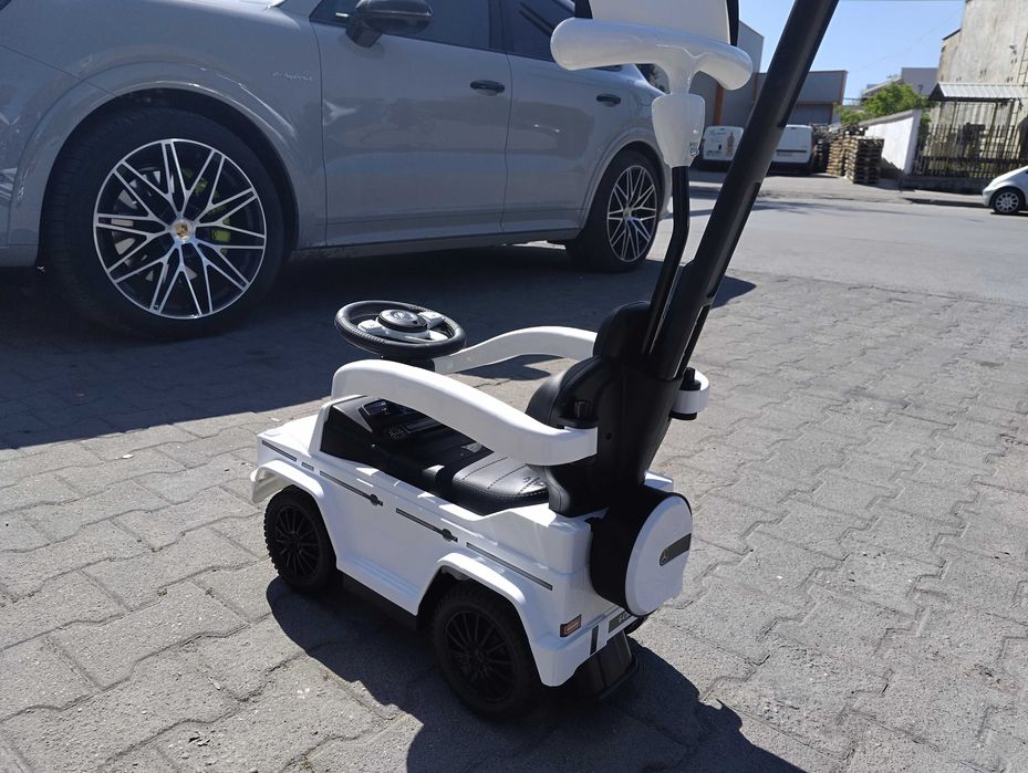 MERCEDES Кола за яздене с дръжка и сенник Mercedes-benz G350d бял