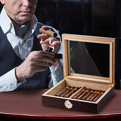 Малък хумидор от кедър за до 30 пури със хидрометър и овлажнител