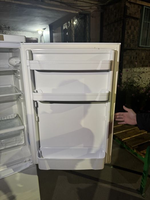 Холодильник indesit Срочно