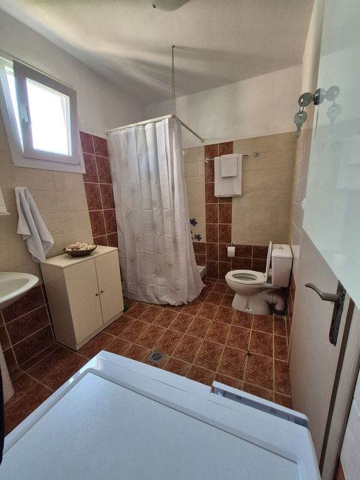 Самостоятелна къща Керамоти