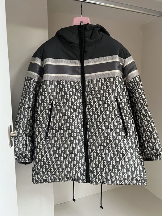 Продам куртки Диор* в люкс качестве