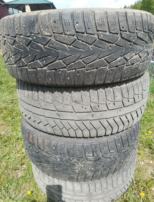Продам комплект зимней резины