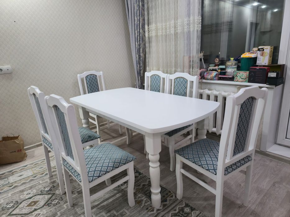 Продам стол и 6 стульев