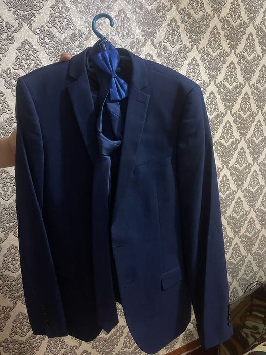 Новый костюм с брюками брендовые