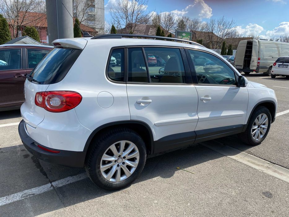 VW Tiguan 2009 – BENZINĂ – AUTOMAT – 4x4 (4 motion) trapa panoramica – 110.000 km REALI