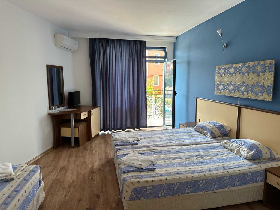 Нощувка в Свети Никола l Включва нощувка, басейн и шезлонги! ТОП ЦЕНА!